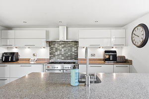 Photo 27- click for photo gallery